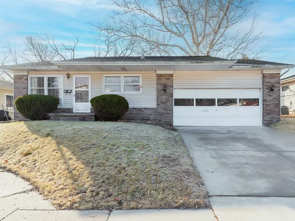 5418 11th Ave #B, Moline, IL 61265