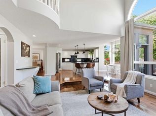 30 S Mount Yamnuska Ct SE, Calgary, AB T2Z2Z6