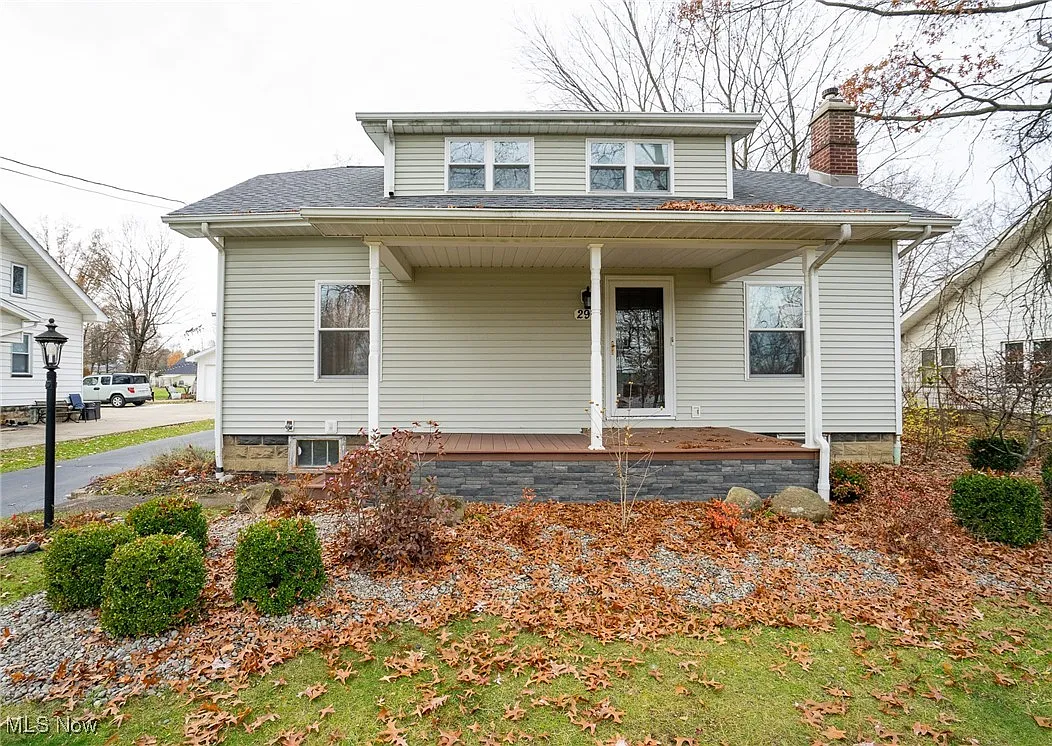 290 Fairview Ave photo 1