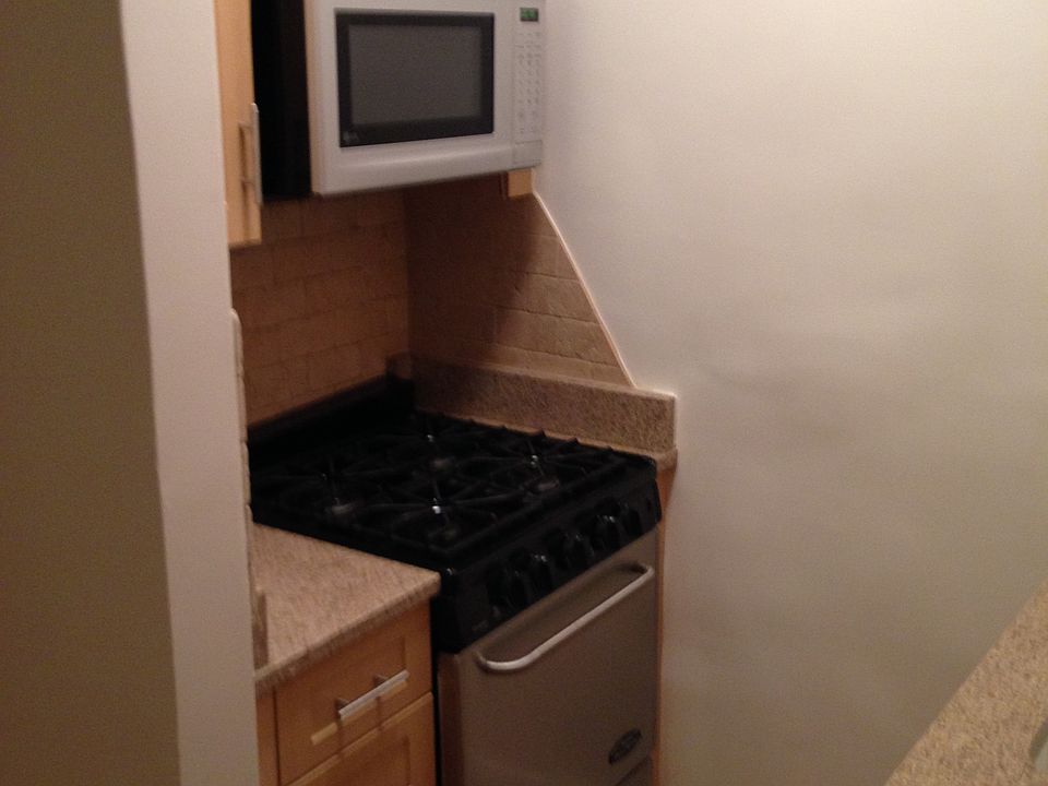 1st image of 20 Park Ave APT 2F