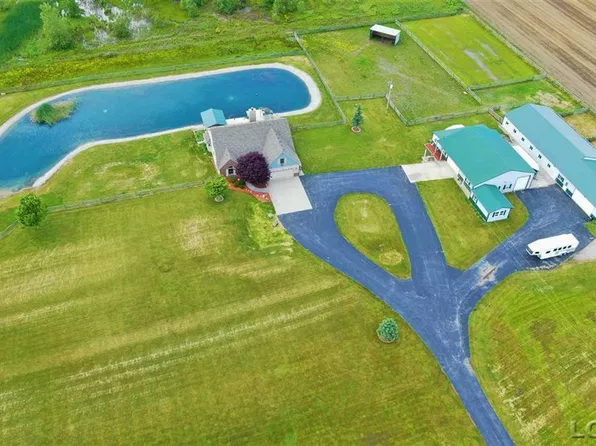 9595 Memorial Hwy, Ottawa Lake, MI 49267