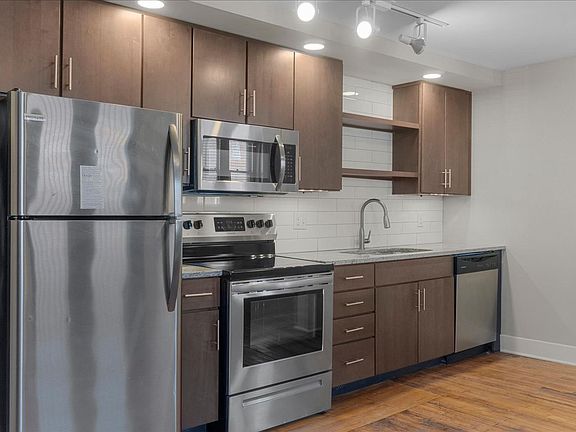 5th image of 2022 E Broad St #101