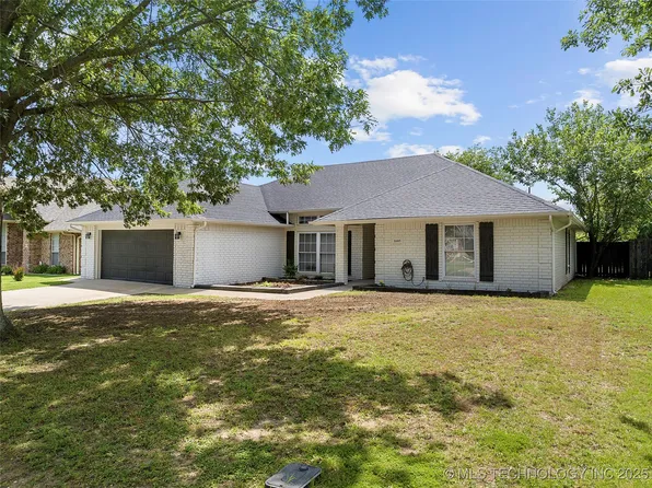 1605 Southern Hills Dr, Ardmore, OK 73401