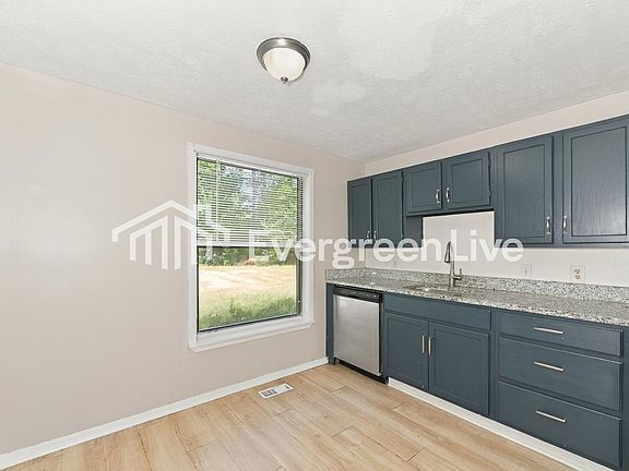 2nd image of 3437 Centerville Ln