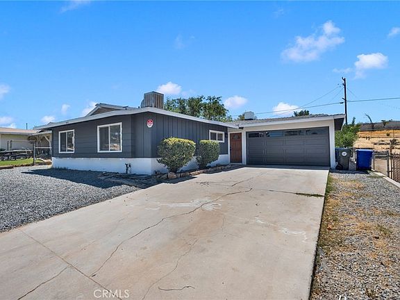 3rd image of 14414 Hesperia Rd