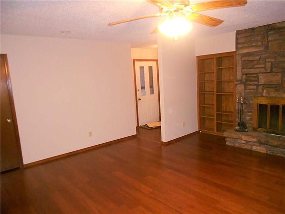 2nd image of 9 Whitfield Ln