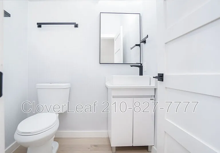 2109 Schley Ave — Photo 8