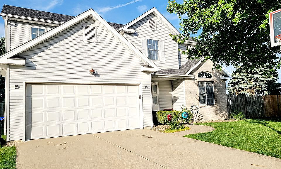 1st image of 9 Breckenwood Ct