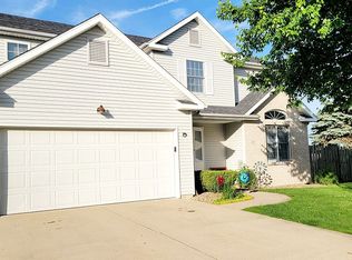 9 Breckenwood Ct, Bloomington, IL 61704