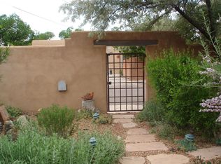 319 Villeros St, Santa Fe, NM 87501