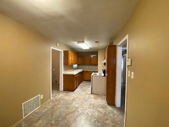 3rd image of 2942 Grassmere St