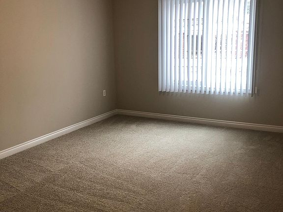 4th image of 56443-56443 Long Island Dr