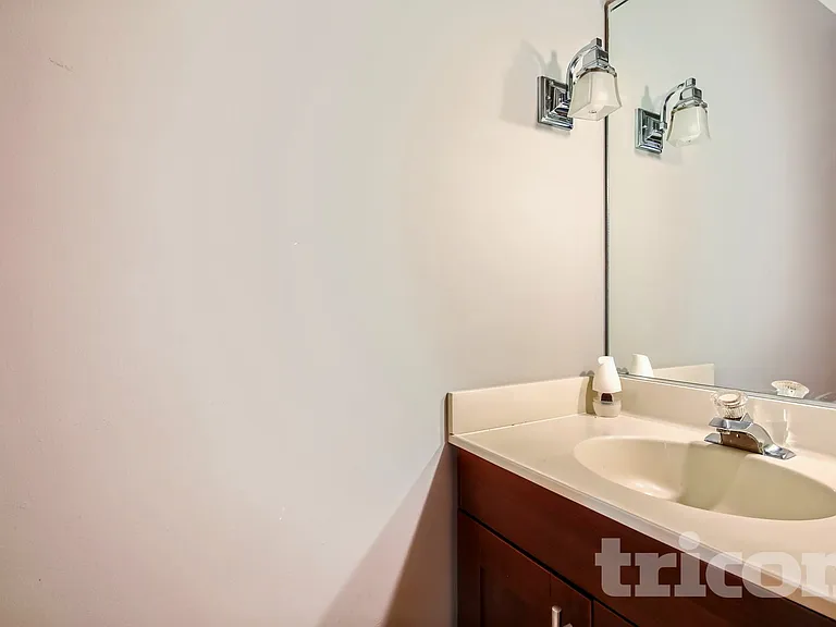 11059 Catherine Dr — Photo 19