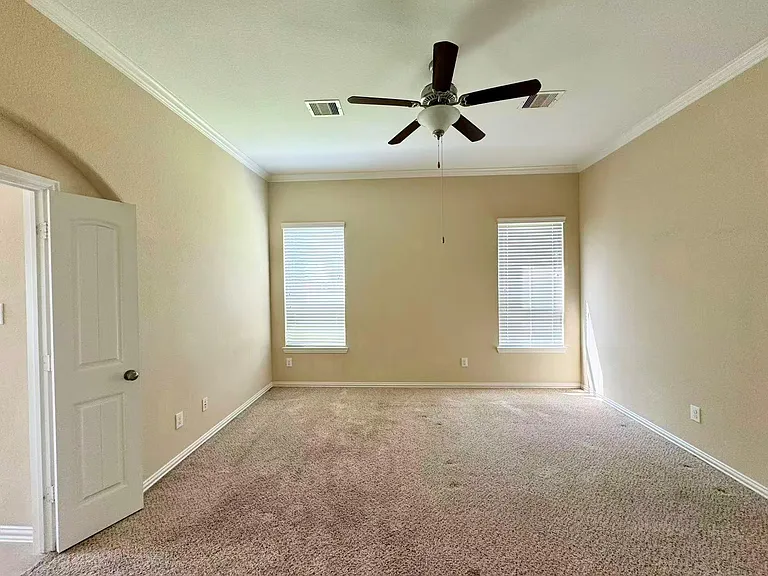 11015 Walts Run Ln — Photo 16