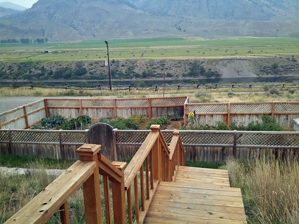 1st image of 940 Us Highway 89 S