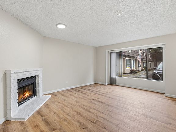 5th image of 4502 176th St SW