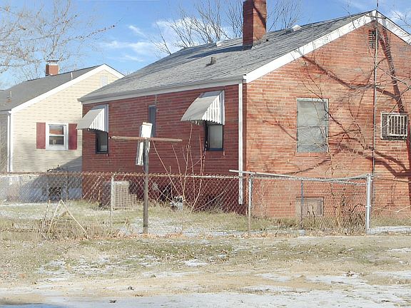 2nd image of 194 S Pence St