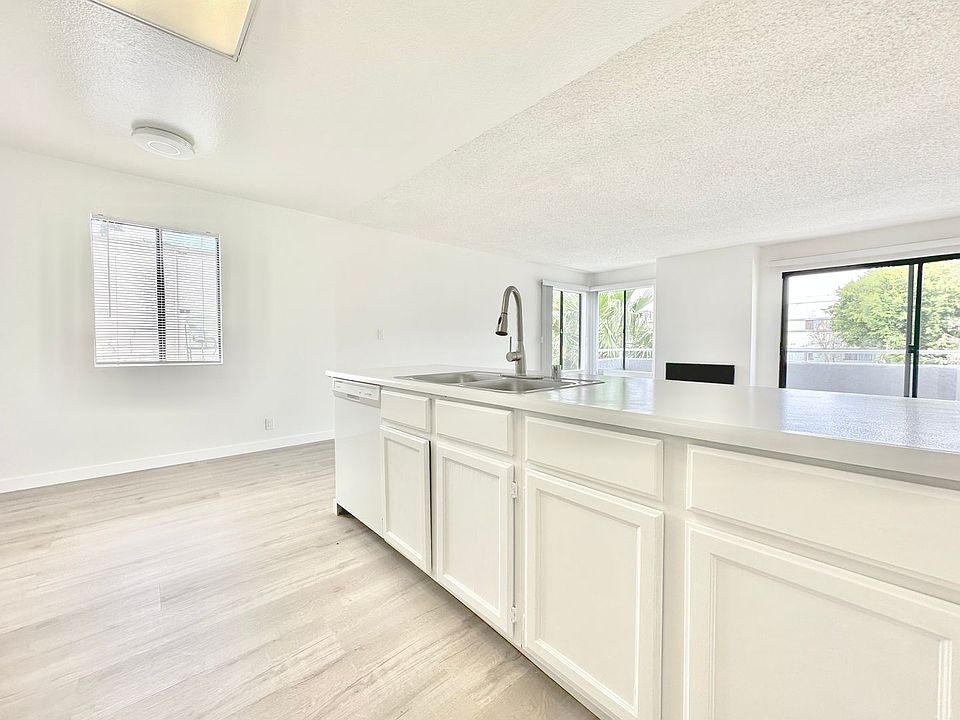 1st image of 8831 Van Nuys Blvd APT 101