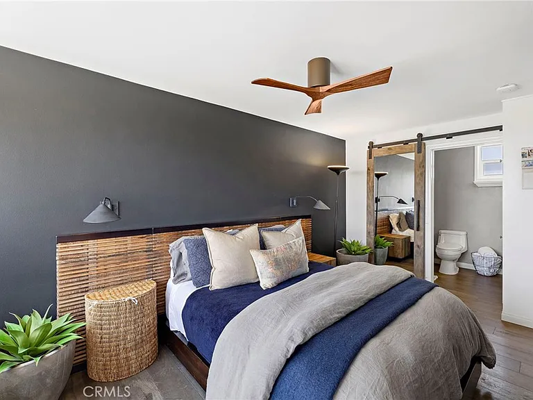290 La Brea St — Photo 9