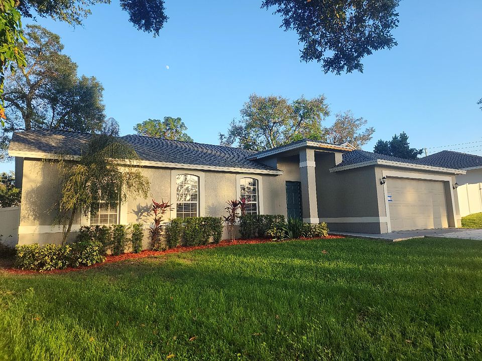 4514 Orangewood Loop west