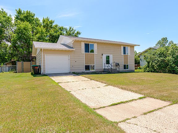 3rd image of 53 Benteen Dr