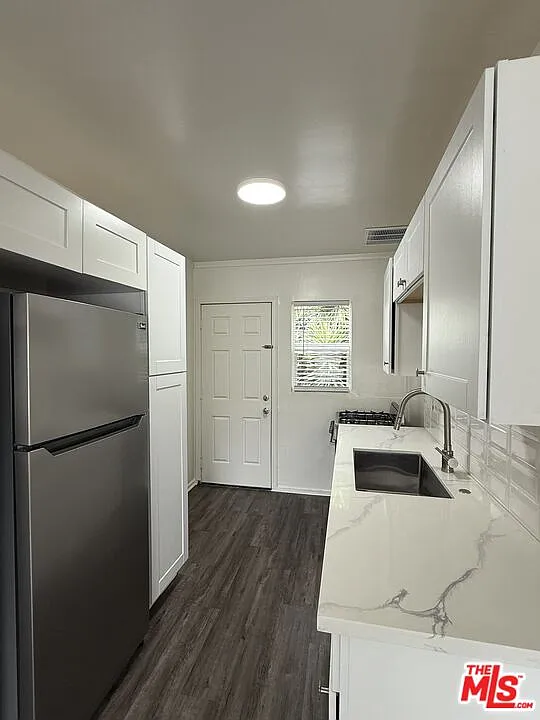 2 bed, 1.0 bath, 900 sqft, $2,500 — Photo 4