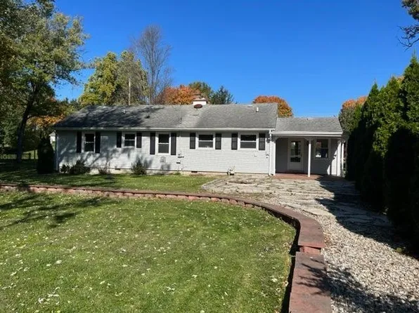 248 Lincoln Hills Dr, Valparaiso, IN 46385