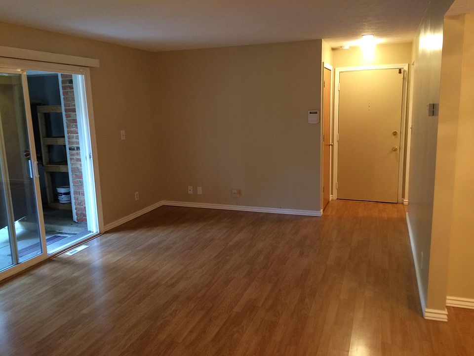 1st image of 2212 Glouchester Dr