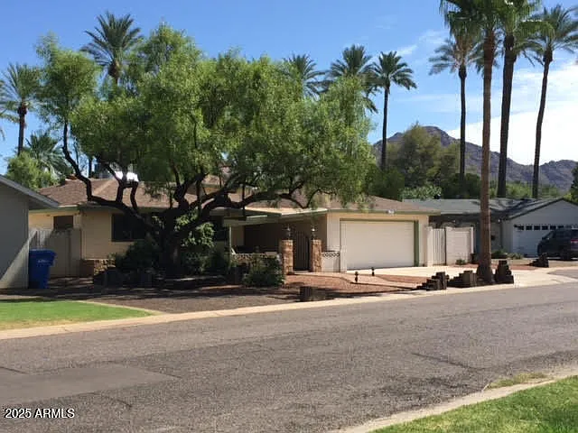 4208 E Montecito Ave — Photo 1