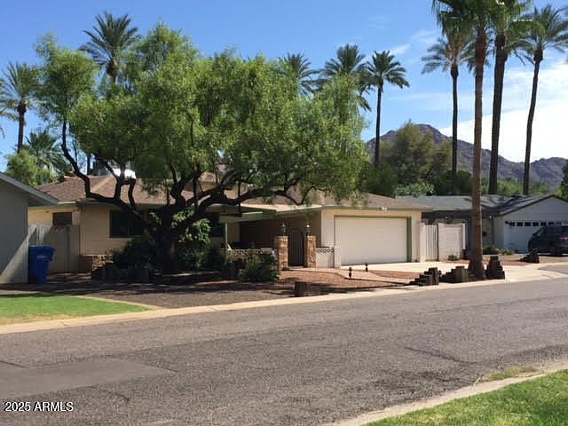 1st image of 4208 E Montecito Ave