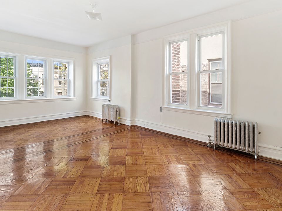 1st image of 30 Sterling St #2