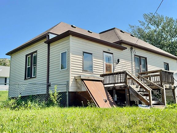 3rd image of 101 Logan St