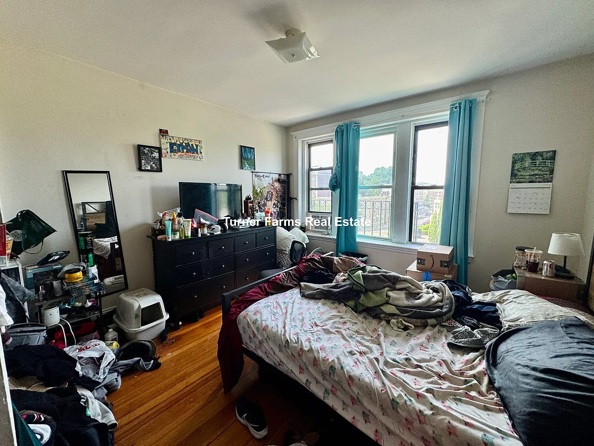 Building Photo - 1680 Commonwealth Ave #4F