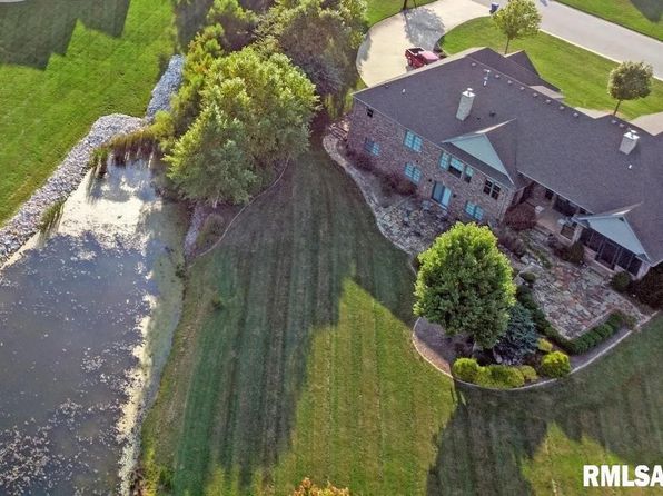801 Prairie Lake Dr, Sherman, IL 62684
