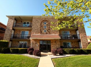 8118 169th St APT 1W, Tinley Park, IL 60477