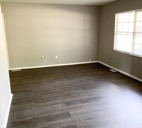 4th image of 4049 Whitaker Dr
