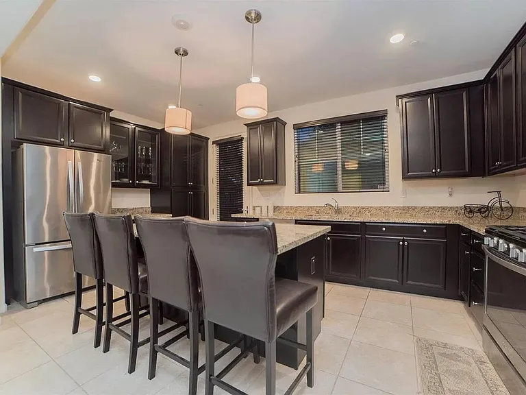 1088 Arrington Dr — Photo 5