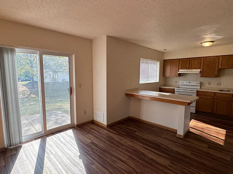 Kestrel Meadows Townhomes — Photo 11