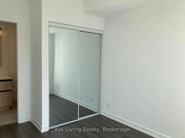 8 Beverley Glen Blvd #611 — Photo 20