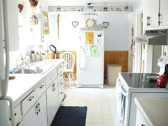 4th image of 672-674 Hudson Ave