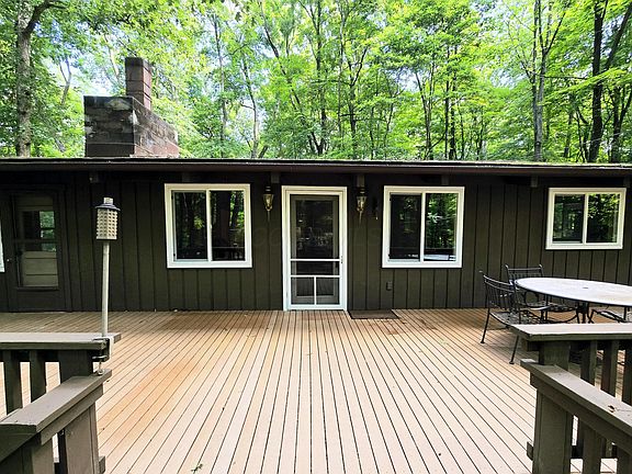 3rd image of 591 Catawba Ct