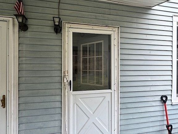 3rd image of 576 Slateford Rd