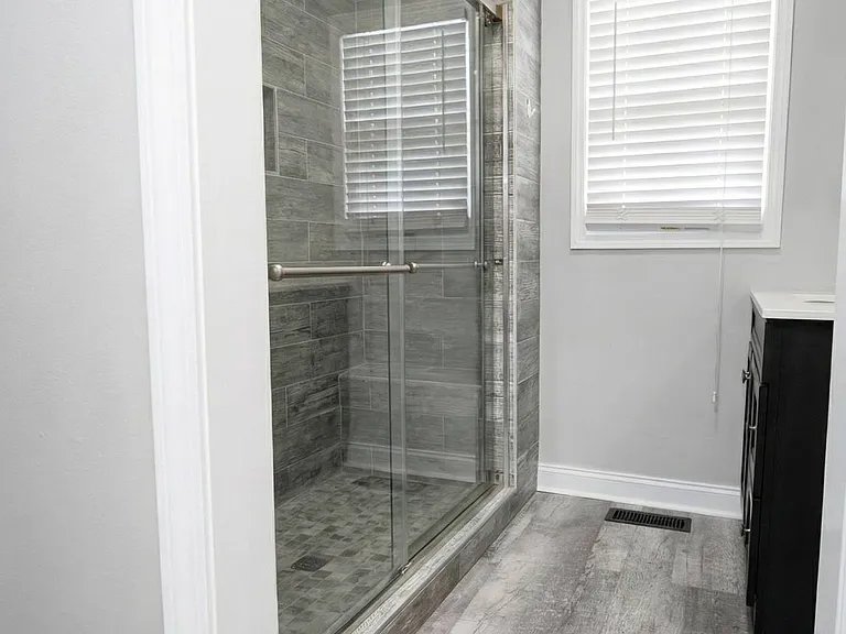 402 Laurel St — Photo 10
