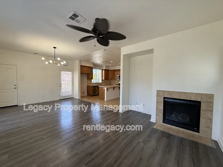 1552 Bailey Dr — Photo 11