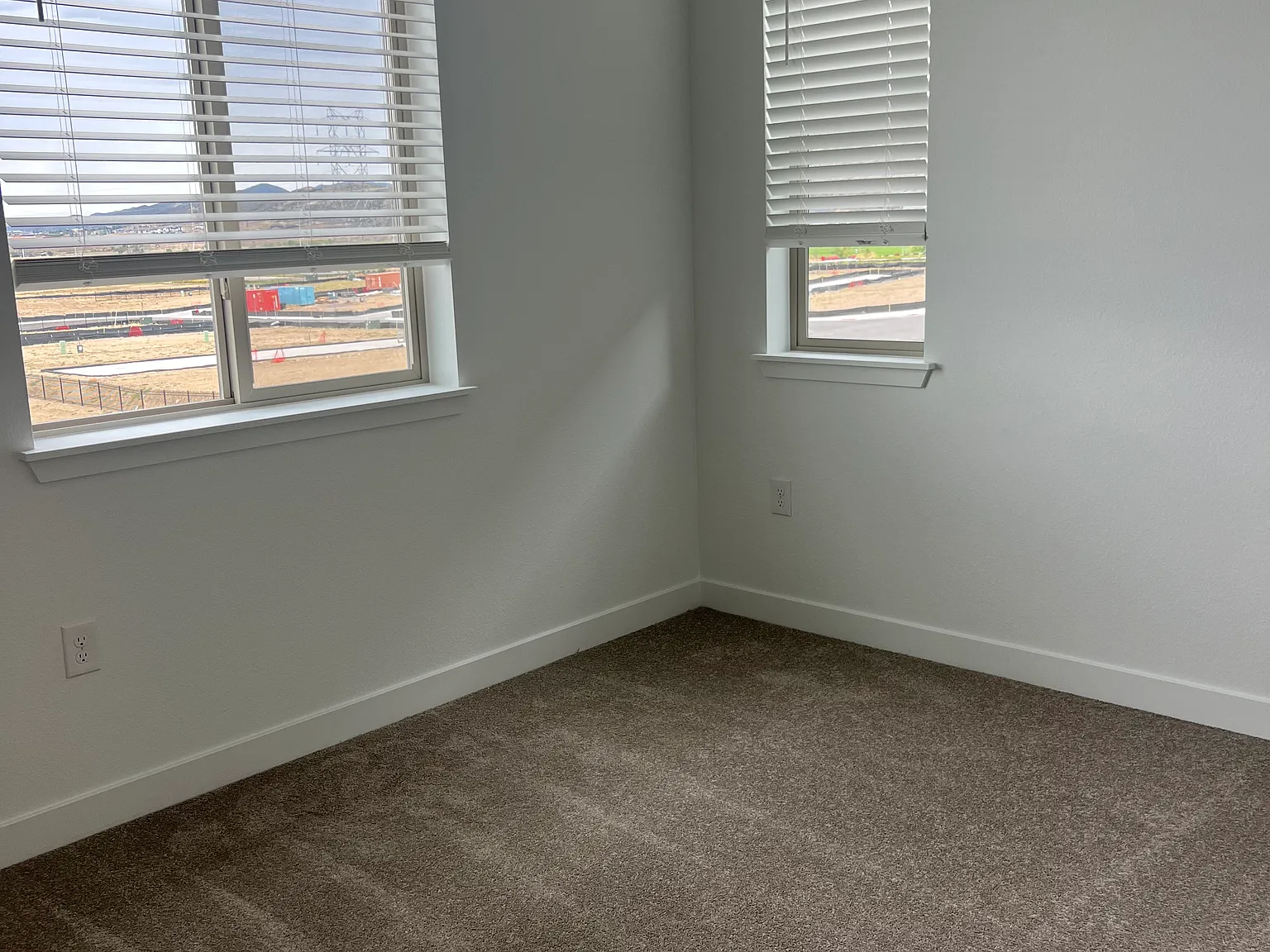 4 bed, 3.5 bath, 2580 sqft, $3,700 — Photo 4