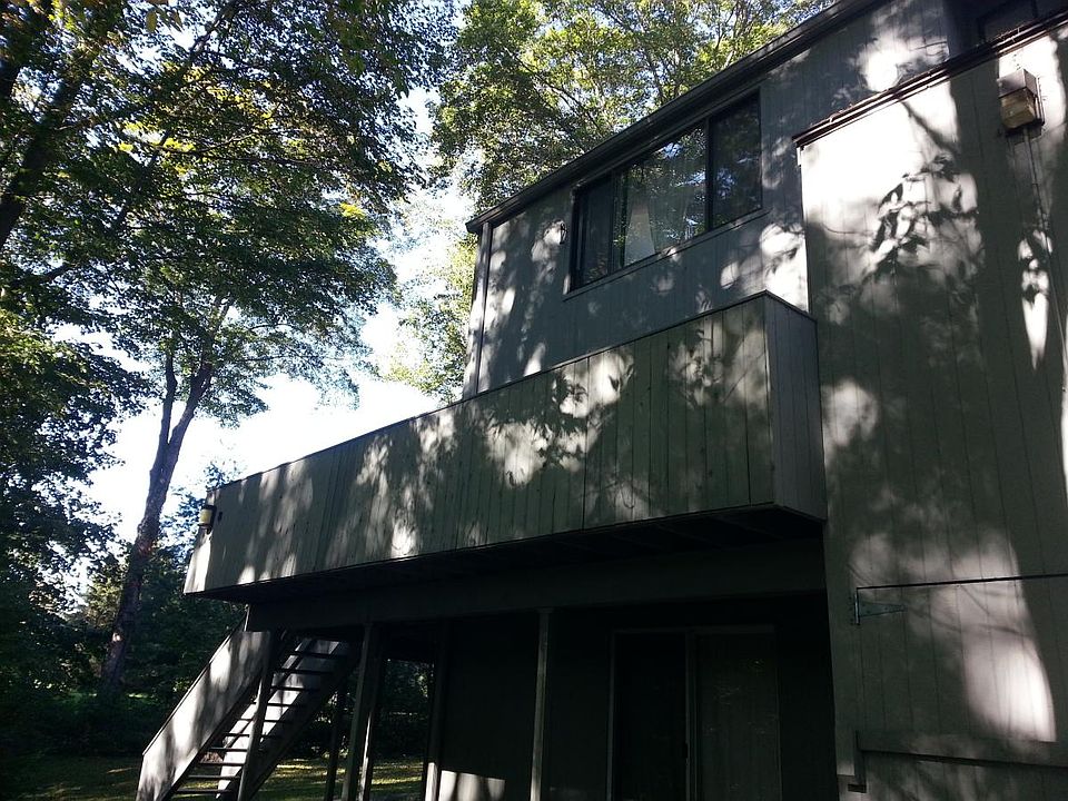 Deck overlooking wooded area