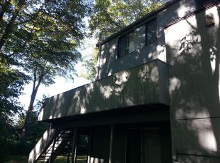 8 Redwood Ln, Ridgefield, CT 06877