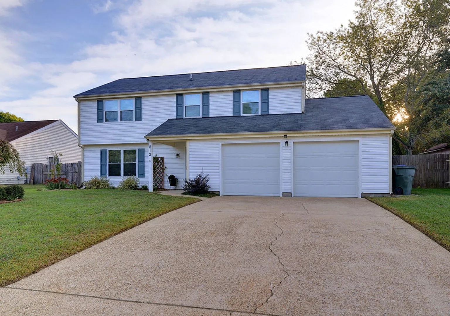 Updated Two Story Home With Large Fenced Backyard. — Photo 2