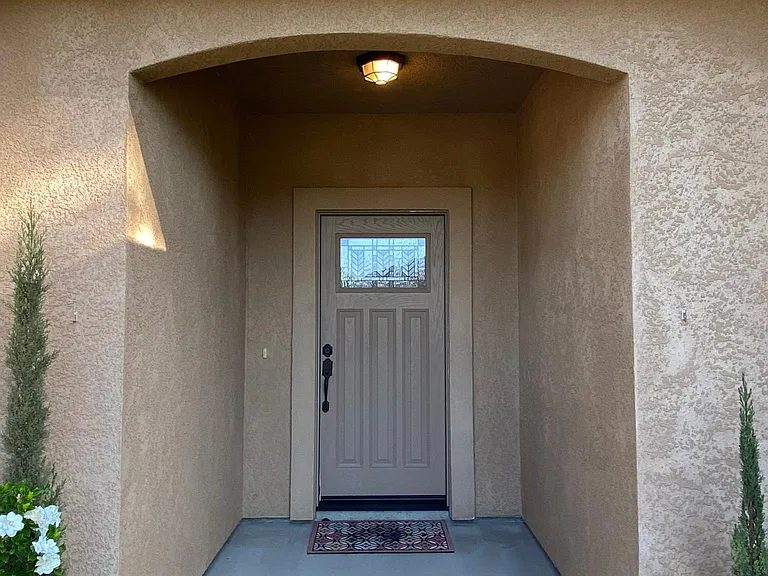 28 Phyllis Ct — Photo 2