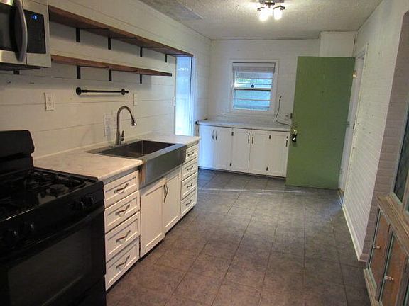 4th image of 200 N Jefferson Street
